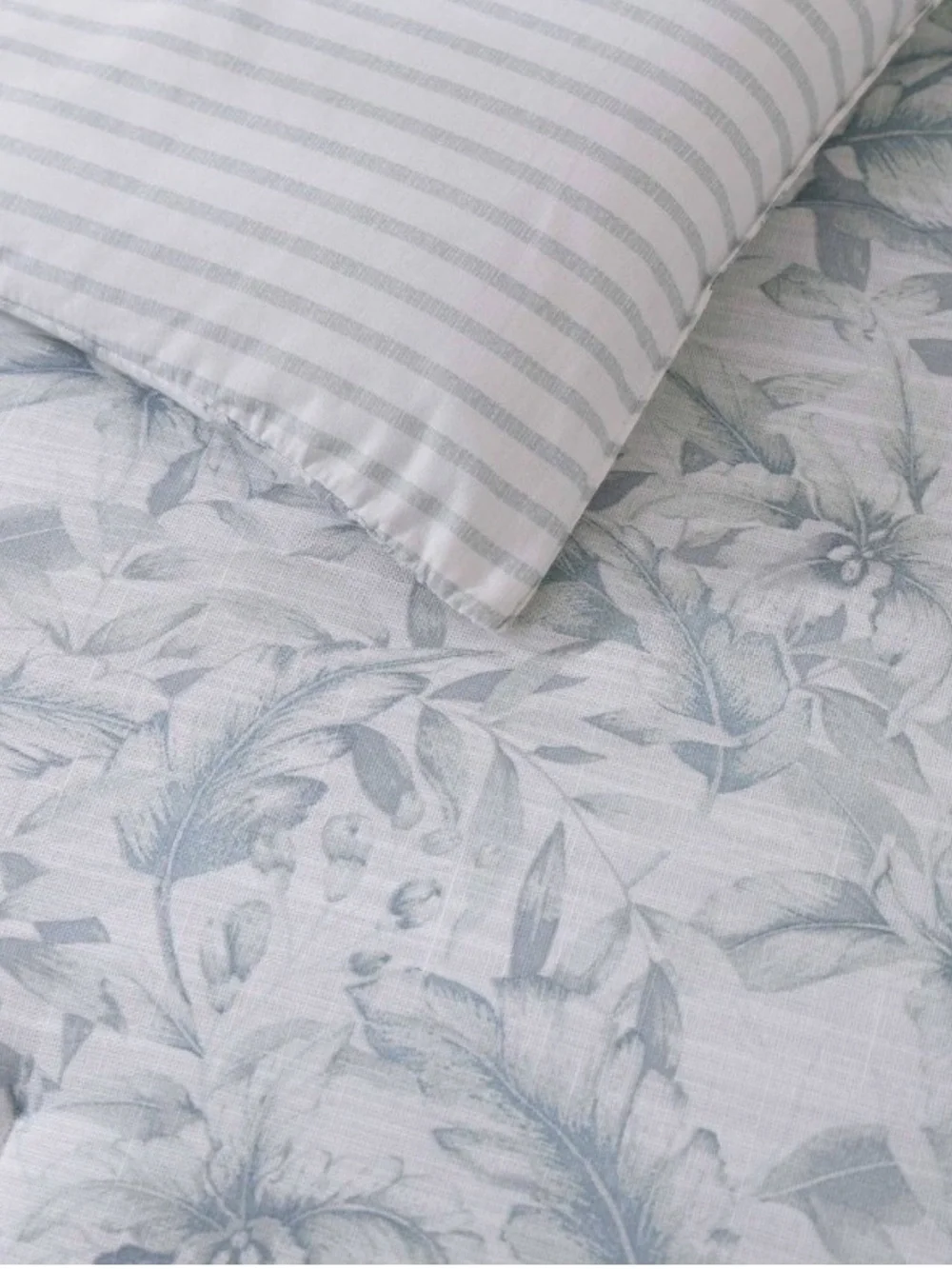 TOMMY BAHAMA NWT 3pc Full/ Queen Orchid Bay Comforter Bedding Set -blue